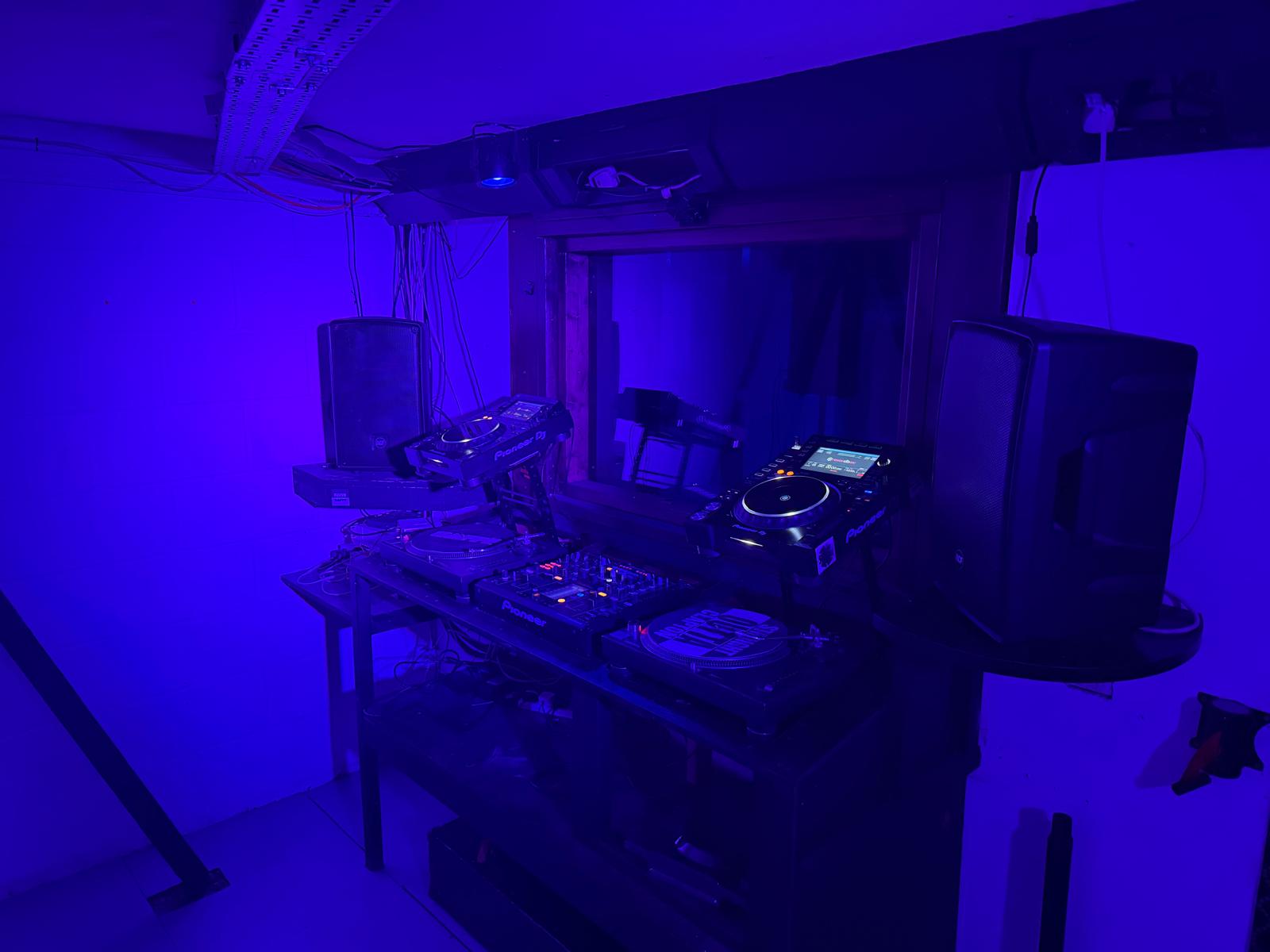 DJ @38 Pioneer decks